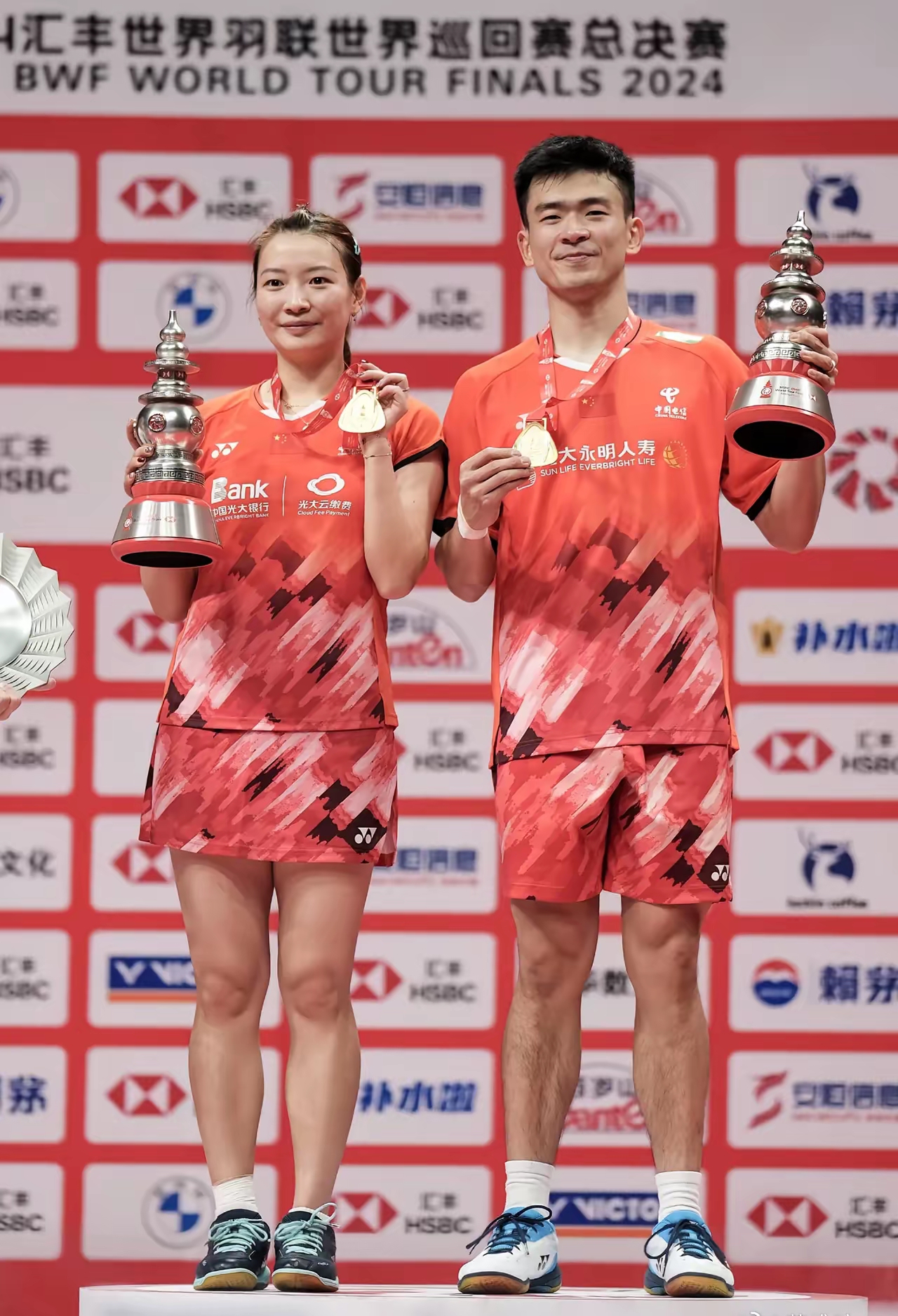 丹麦队逆转日本队，郑思维惊艳四座