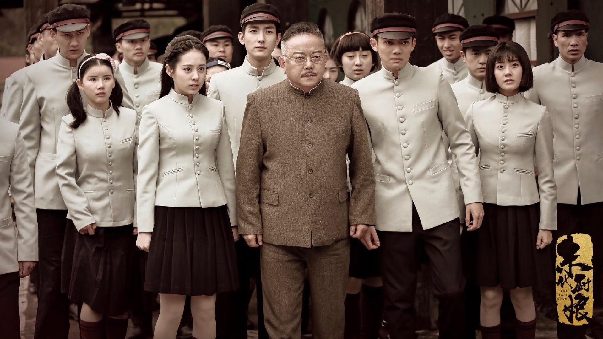 看到这个充满戏剧性的关键词组合，我的第一反应是，这是一场在现实世界中并未发生，却足以点燃所有足球迷想象力的终极对决