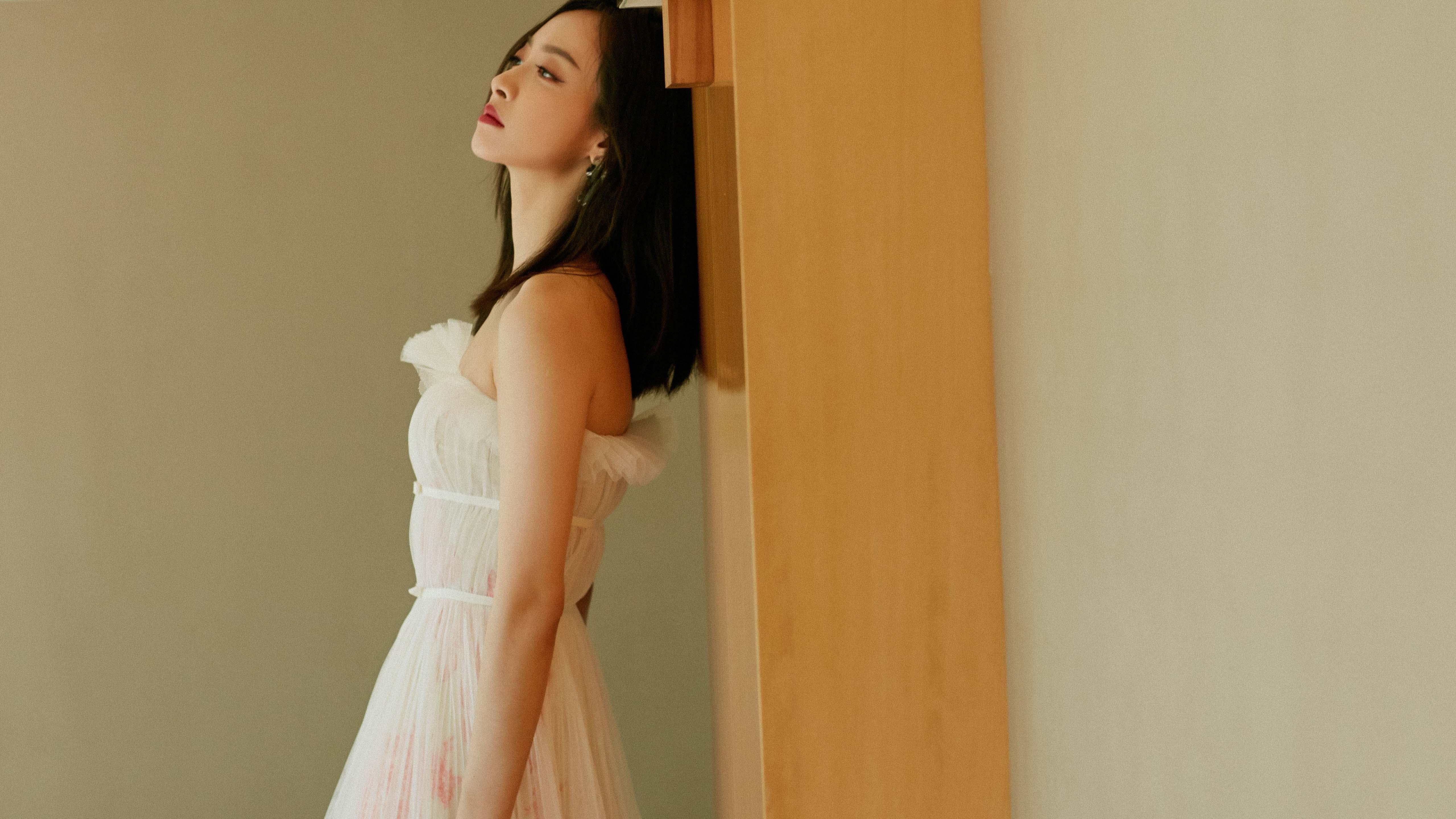 关键先生与鏖战之夜，米切尔主宰时刻，76人魔术演绎防守绞杀