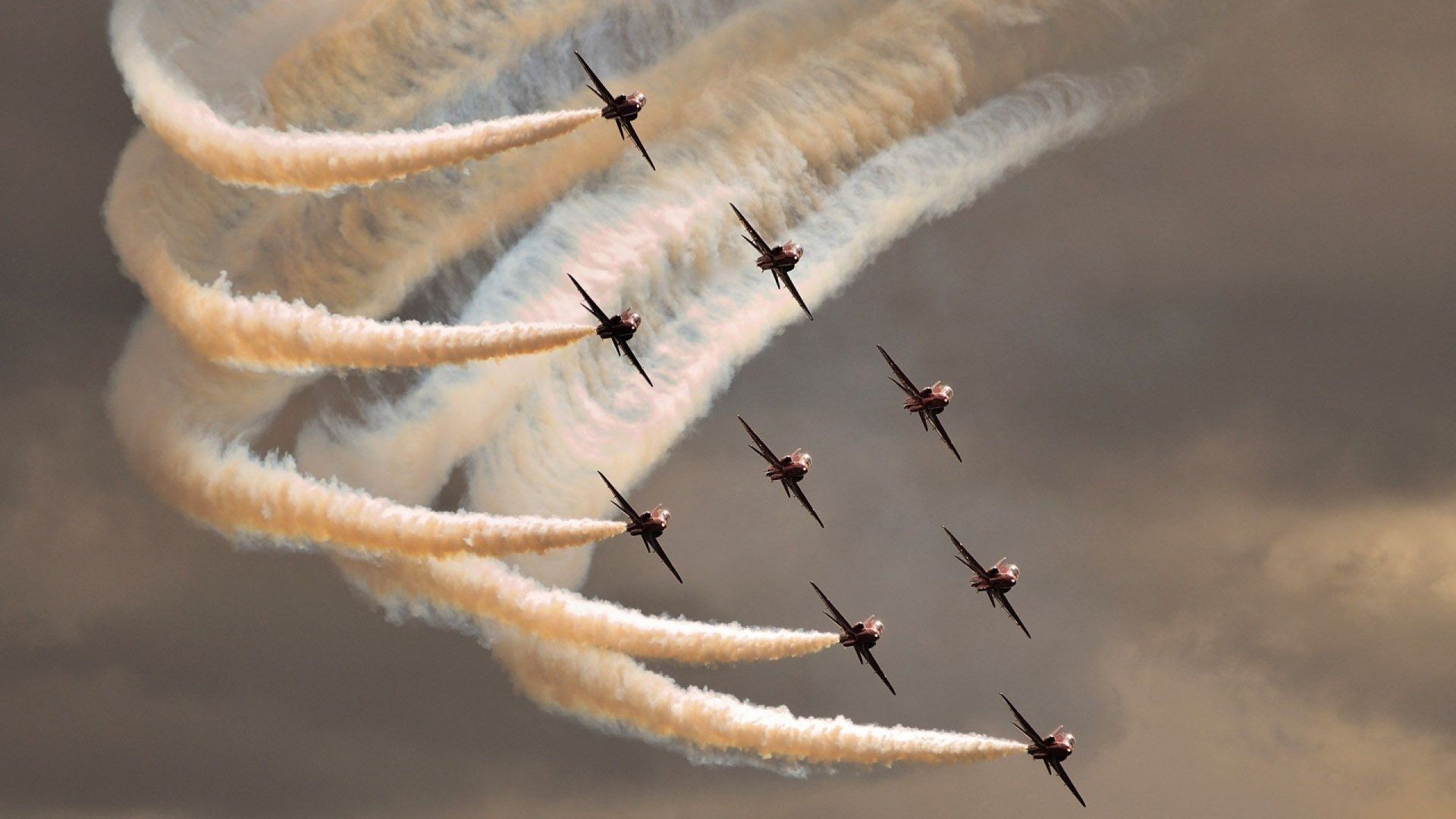 不眠梅阿查，绝境蓝鹰与王朝烙印